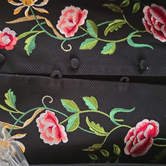 Victor Costa Black Cardigan with Floral Embroidery - Picture 6 of 6